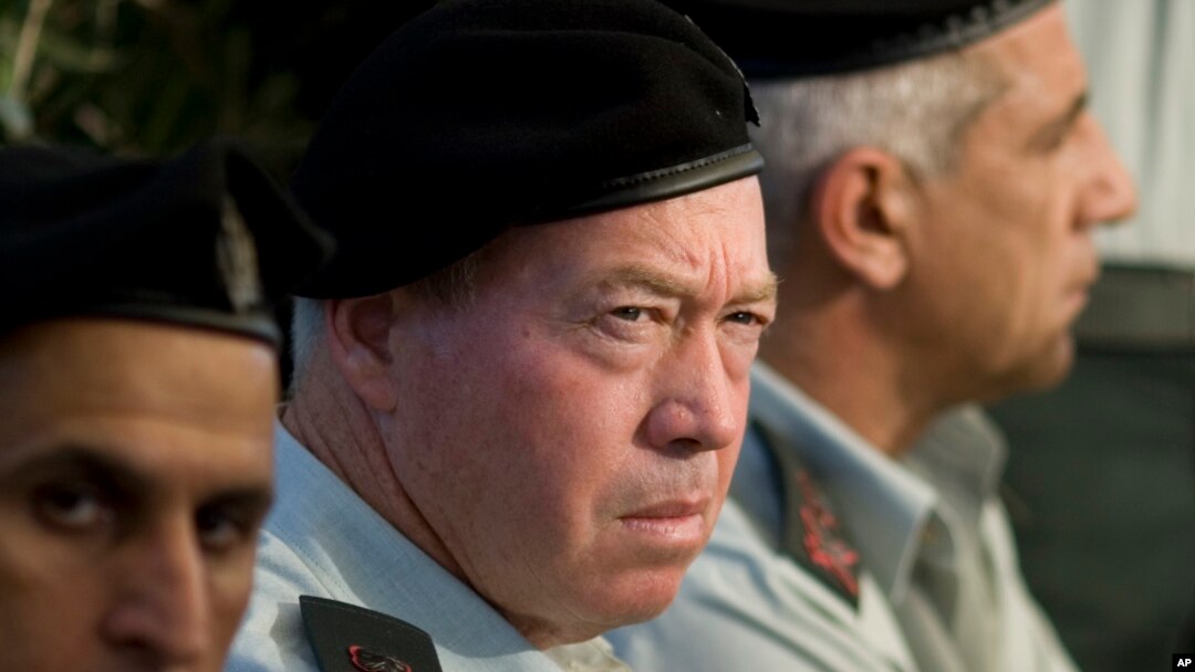 Yoav Galant (tengah), saat di Kota Rehovot, Israel tengah, 12 September. Galant yang sekarang menjadi anggota kabinet mengatakan pada 13 Juni 2019 bahwa akan ada lagi serangan militer ke Gaza.
