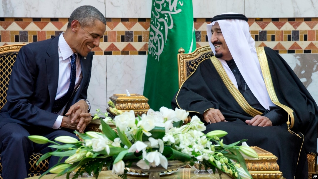 Presiden AS Barack Obama bertemu Raja Arab Saudi yang baru, Raja Salman bin Abdul Aziz di Riyadh (27/1). (AP/Carolyn Kaster)