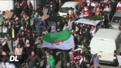 Wanafunzi Algeria waendelea kuandamana Rais Bouteflika asigombanie mhula wa tano