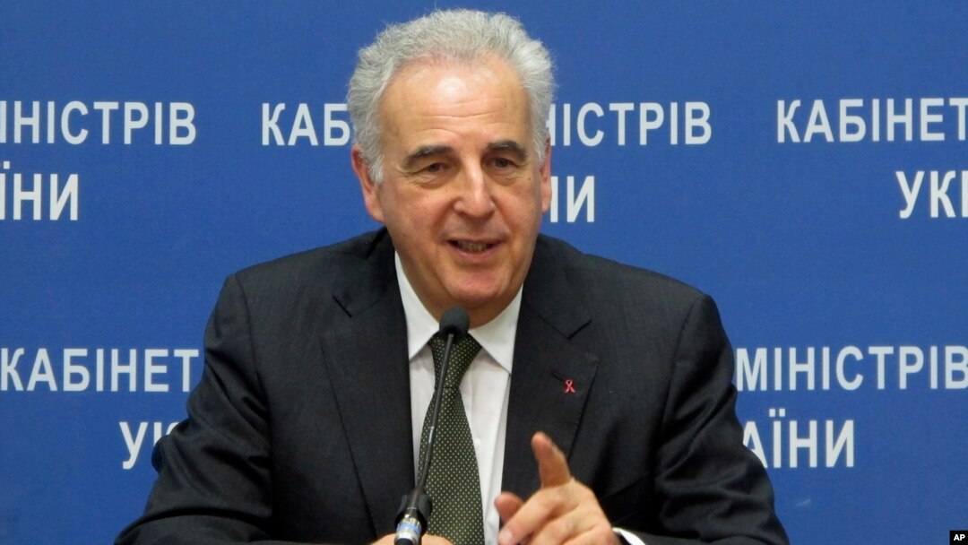 Utusan Khusus untuk HIV/AIDS di Eropa Timur dan Asia Tengah, Michel Kazatchkine berbicara di Kyiv, Ukraina (foto: dok).