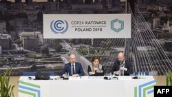 Conférence de presse à la COP24, le 2 décembre 2018 à Katowice, en Pologne. (Photo de Janek SKARZYNSKI / AFP)