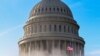 La cúpula del Capitolio se ve a través de un vaho de neblina al comenzar la segunda jornada del juicio político al expresidente Donald Trump en Washington, el 10 de febrero del 2021. 