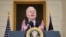 美国总统拜登2021年2月5日在美国华盛顿白宫发表演讲。