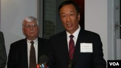 鸿海-富士康集团总裁郭台铭宣布宾州投资计划（美国之音 钟辰芳）