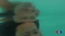 ရေကူးမယ်