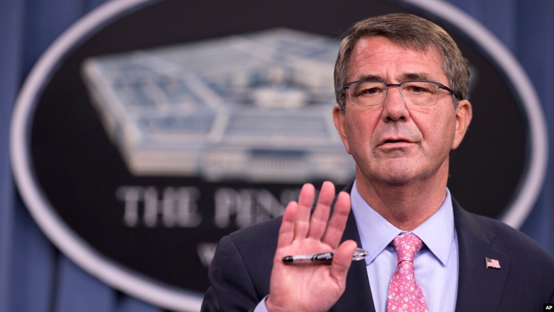Menteri Pertahanan Amerika Ashton Carter berbicara di Pentagon (foto: dok).