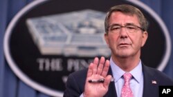 Menteri Pertahanan Amerika Ashton Carter berbicara di Pentagon (foto: dok).