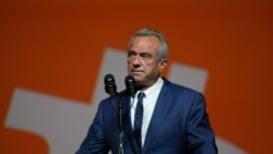 Mantan kandidat presiden AS dari jalur independen Robert F. Kennedy Jr berbicara di konferensi kripto di Nashville, Tennessee, pada 26 Juli 2024. (Foto: Reuters/Kevin Wurm)