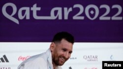Lionel Messi, wakati wa mkutano na waandishi wa habari katika kituo cha vyombo vya habari, mjini Doha, Novemba 21, 2022