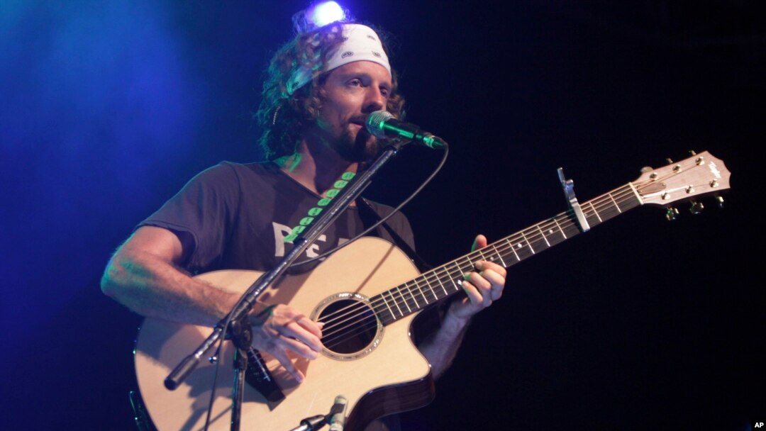 Jason Mraz ketika tampil di Tanjung Benoa, Bali, Indonesia, 9 November tahun 2011. 