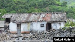 북한 평안남도 지역에서 수해로 파괴된 가옥.