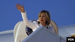 Clinton expresó que Kosovo tiene que mejorar en areas como la educación, salud y otros servicios que sus ciudadanos necesitan.