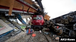 Deux trains sont entrés en collision à la station d’Alfarelos, au Portugal, 22 janvier 2013. (AP Photo / Miguel Teixeira)