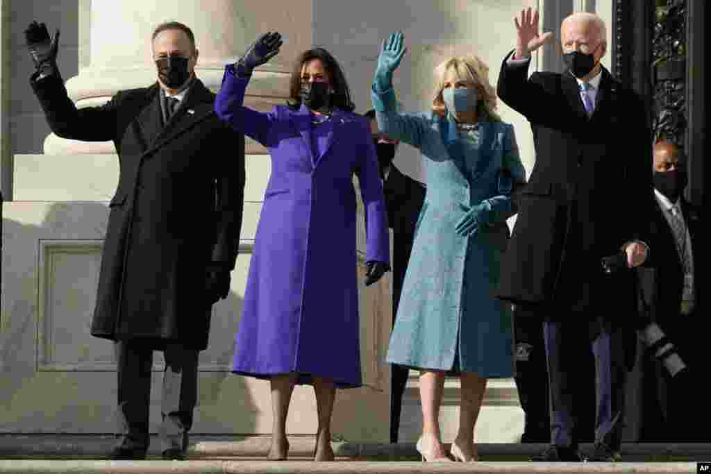 အမေရိကန်သမ္မတသစ် Joe Biden၊ ဇနီး Jill Biden နဲ့ ဒုသမ္မတသစ် Kamala Harris၊ ခင်ပွန်း Doug Emhoff။