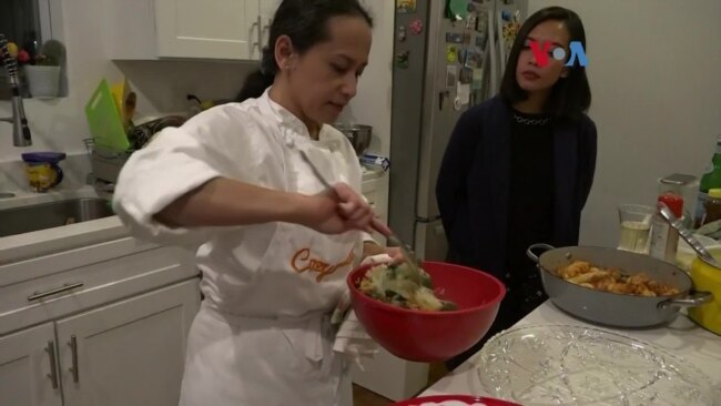Titik Suprapti: Mengajar Masakan Indonesia ke Warga AS di Chicago, Illinois