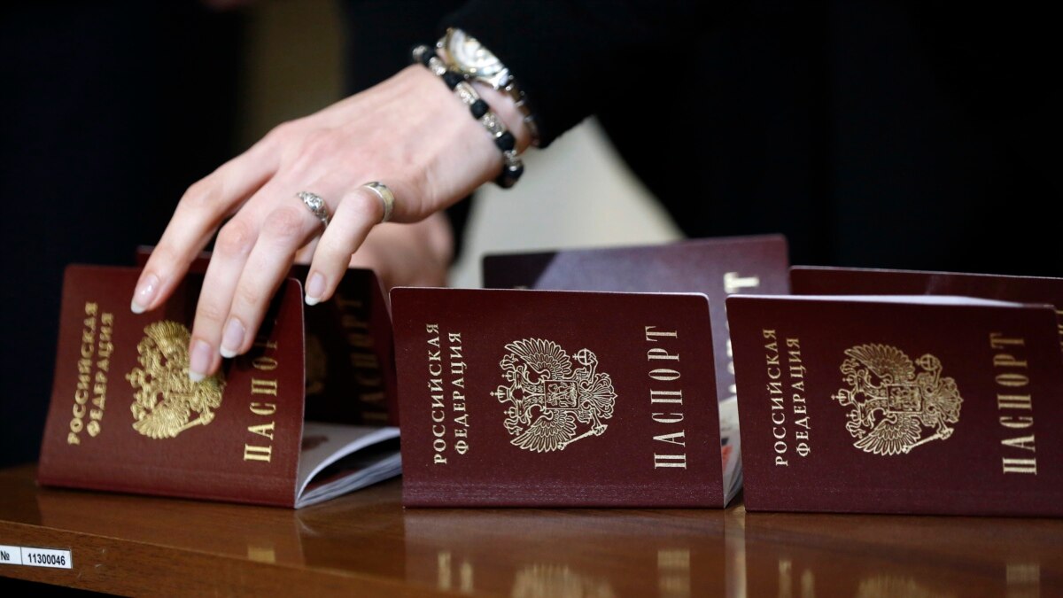 Putin Makes Misleading Claim Justifying Passports to Ukrainians