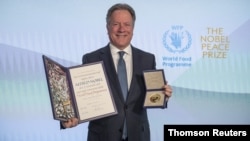 Direktur Eksekutif Program Pangan Dunia (WFP) David Beasley usai menerima Penghargaan Nobel Perdamaian 2020 di Roma, Italia Kamis (10/12). 