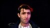 Penyanyi asal Afghanistan Abdul Salam Maftoon, 28, dalam acara kompetisi bakat "Afghan Star" di studio televisi Tolo di Kabul, Afghanistan, 16 Januari 2019. 
