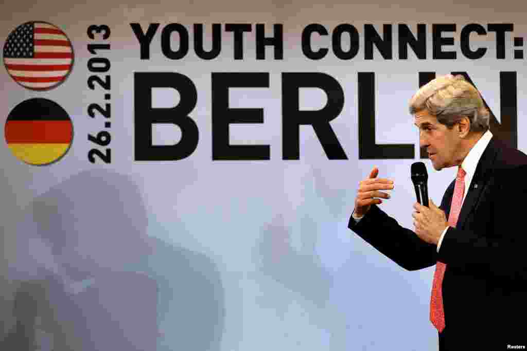 U.S. Secretary of State John Kerry speaks at a "Youth Connect: Berlin" event in Berlin February 26, 2013. REUTERS/Jacquelyn Martin/Pool (GERMANY - Tags: POLITICS) - RTR3EAZK
