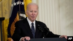 Rais wa Marekani Joe Biden akizungumza na waandishi wa habari White house mjini Washington Dc. March 1, 2023. AP