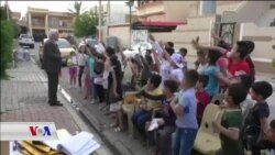 مامۆستایەکی خانەنشین لە کەرکوک خولی فێرکردن بۆ منداڵەکانی گەڕەکەی دەکاتەوە