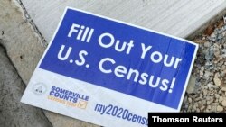 Un cartel animando a la población a participar en el censo de Estados Unidos, el año pasado. [Foto de archivo]
