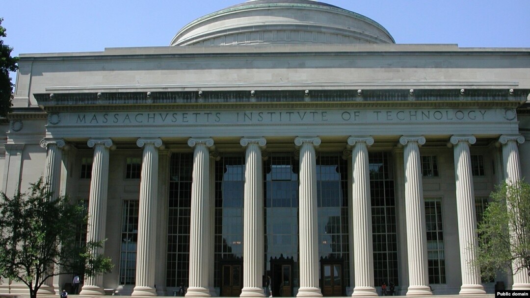 FILE - Kampus MIT di Cambridge, Massachusetts