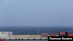 Vista general de una terminal de carga en el puerto de La Guaira, en La Guaira, Venezuela, el 27 de enero de 2016. 