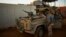 Des soldats hollandais de la MINUSMA (Mission Multidimensionnelle Intégrée des Nations Unies pour la Stabilisation au Mali) contingentés à leur base à Gao, 29 novembre 2017.