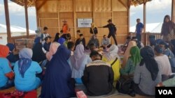 Kegiatan FGD Pencegahan dan Penanganan Pernikahan Usia Dini yang dilakukan di Pusat Informasi dan Konseling Remaja, Kelurahan Petobo, Palu Selatan (7/9) (Foto: VOA/Yoanes Litha).