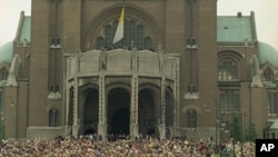 La Basilique nationale de Koekelberg à Bruxelles, Belgique, 4 juin 1995.