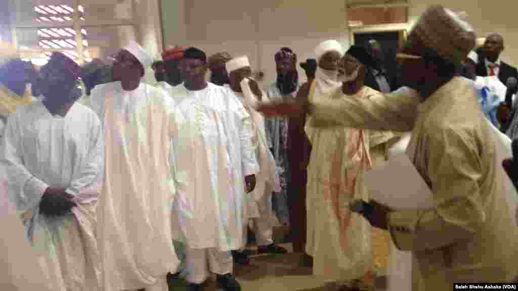 Janar Muhammadu Buhari da Abdulsalam Abubakar.