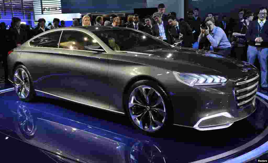 Hyundai HCD14 luxury concept 