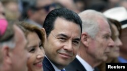 Presiden Guatemala Jimmy Morales (tengah) pada saat menghadiri peresmian Spanish Square di Guatemala City, Guatemala, 12 September 2017. (Foto:Dok) 