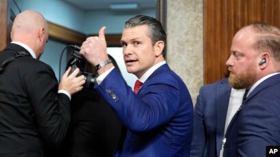 Ông Hegseth được chuẩn thuận với tỷ lệ phiếu sít sao, trở thành bộ trưởng  quốc phòng Mỹ