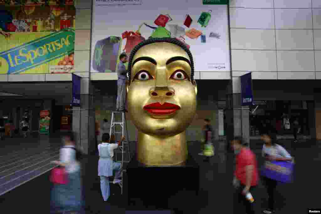 بنکاک کا شمار دنیا کے اُن شہروں میں ہوتا ہے جو سیاحوں میں سب سے زیادہ مقبول ہیں۔