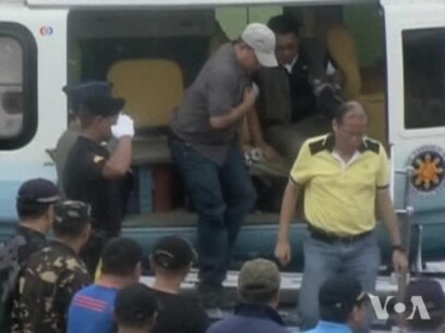 Aquino Vows to Stay in Typhoon-hit Central Philippines