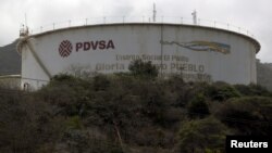 A principios de la próxima semana PDVSA debe atender otro pesado compromiso por unos 1.170 millones de dólares para cubrir el vencimiento y los intereses de otra obligación.