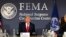 El presidente Donald Trump visitó las instalaciones de FEMA en Washington, DC.