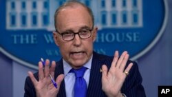 Penasihat ekonomi Trump, Larry Kudlow berbicara di Gedung Putih. 