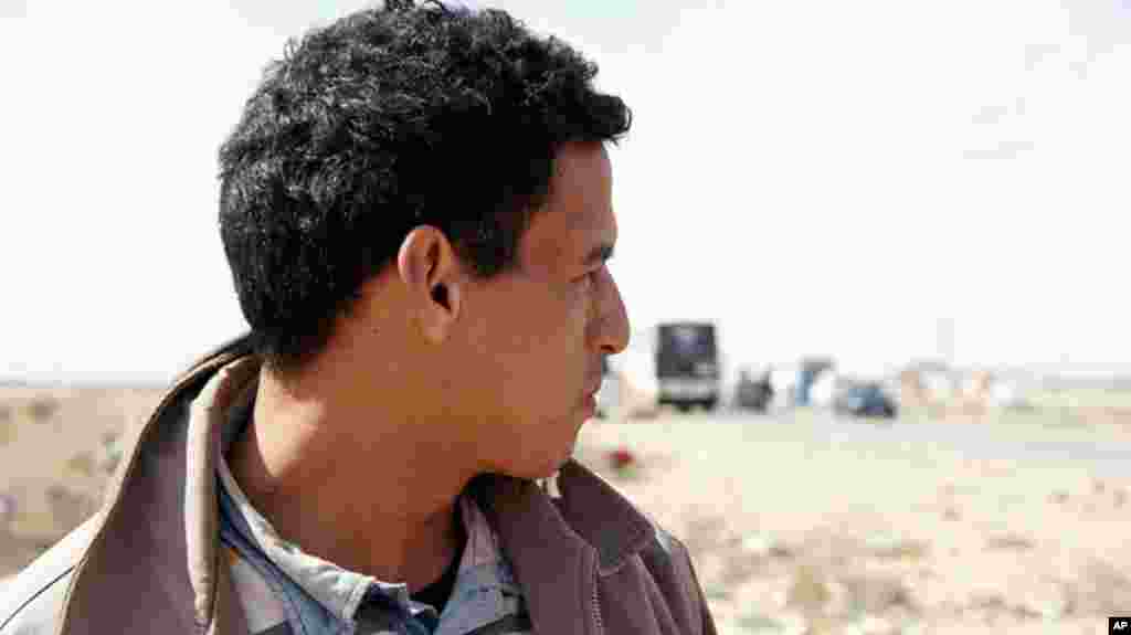 Egyptian Wael Mohammad fled his job in eastern Libya after he said mercenaries stormed the house next door, February 23, 2011. (VOA Photo/E. Arrott)