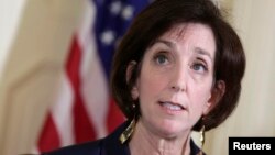 Asisten Menteri Luar Negeri Amerika untuk Urusan Belahan Barat, Roberta Jacobson dalam konferensi pers di Havana (23/1).