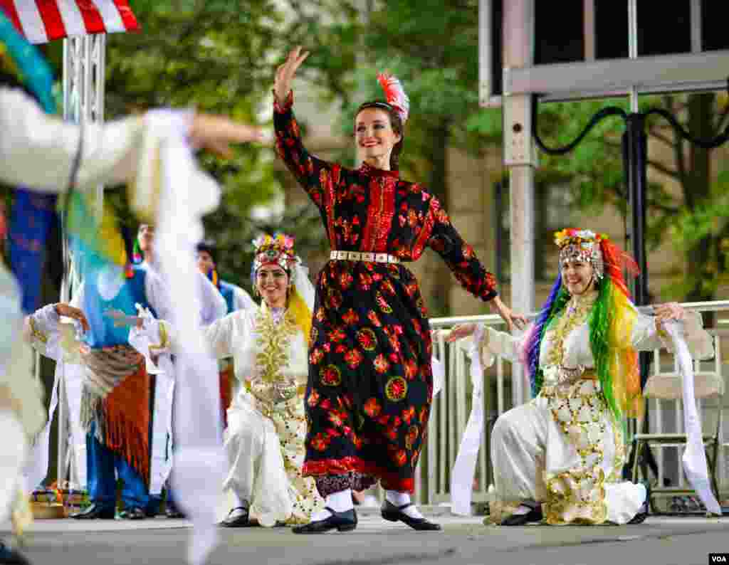 Turkcha raqs, Vashingtondagi turk festivalidan, 29-sentabr, 2013-yil