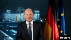 FILE - Kanselir Jerman Olaf Scholz seusai rekaman pidato Tahun Barunya di kantor kanselir di Berlin, Jerman, 29 Desember 2024. (Soeren Stache/Pool via REUTERS)