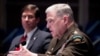 Le général Mark Milley (à droite) témoigne lors d'une audition du comité des services armés de la Chambre le jeudi 9 juillet 2020 au Capitole Hill à Washington. (Michael Reynolds / Piscine via AP)