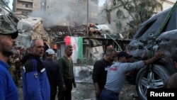 Во нападот загинаа неколку луѓе, вклучително и ирански воени советници.