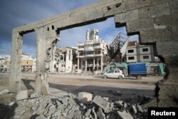 Hotel Grand Palace di Kota Gaza, tampak hancur, di tengah gencatan senjata antara Israel dan Hamas, 6 Februari 2025. (Dawoud Abu Alkas/REUTERS)