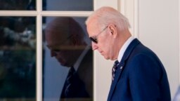 Son günlerde giderek artan sayıda Demokrat lider, 27 Haziran’daki tartışma programında Trump’ın karşısındaki olumsuz performansı nedeniyle, Biden’a çekilmesi çağrısı yapıyordu.