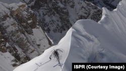 Pakistan army releasded this picture of its rescue mission that retrived two British climbers and body of their Austrian parnter.