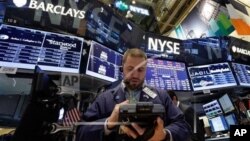 6月20日紐約證券交易所交易廳裡的景象